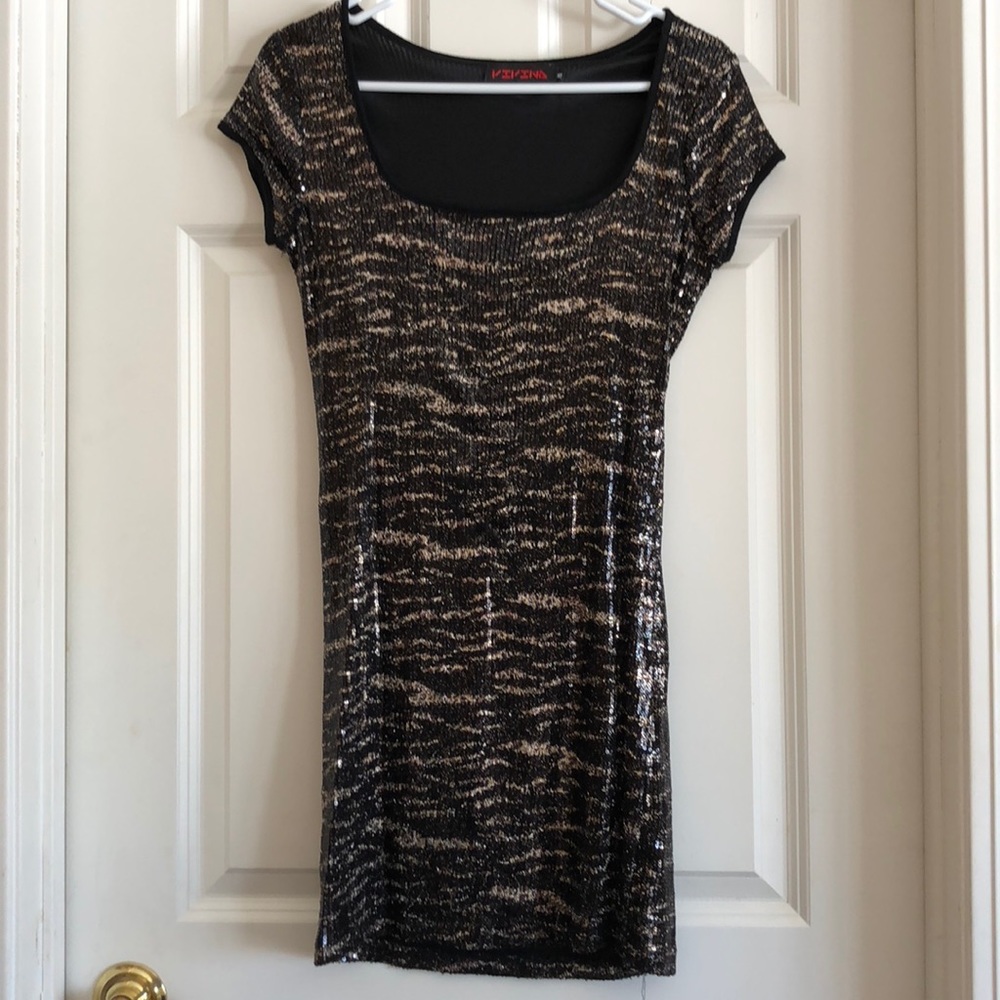 NORDSTROM SEQUIN MINI DRESS SIZE M